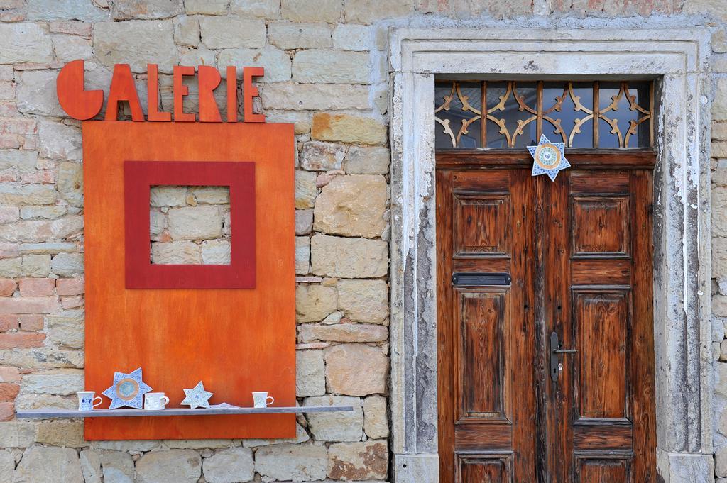 Проживання в сім'ї Galerie